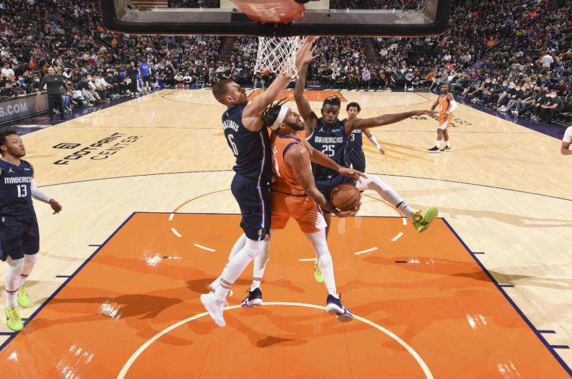 开云体育app-上海队鏖战太阳，布伦森带队取胜