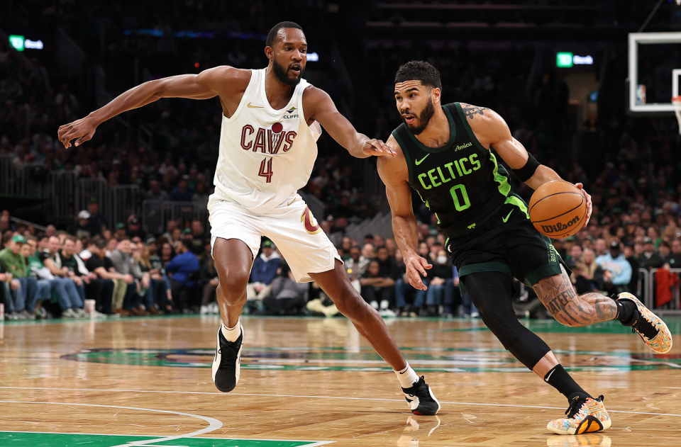 湖人轻取骑士，塔图姆统治全场